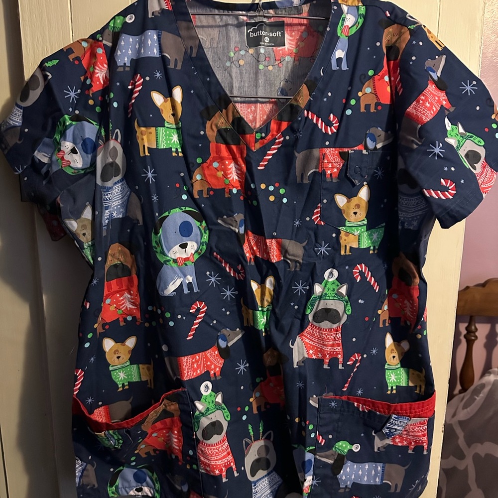 Butter soft xl Christmas scrub top
